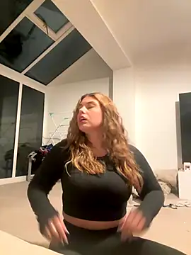 Krystal Tx online show from September 21, 8:07 pm