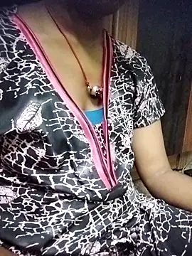 aadhini01 online show from November 20, 4:30 pm