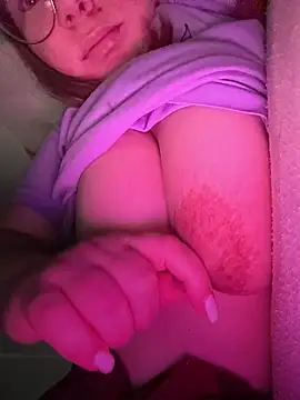 yourcutesarah online show from February 6, 12:52 pm