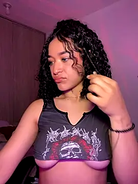 Snapshot of Crystal_Dluna chatting on September 25, 4:39 pm Crystal Dluna online show from September 25, 4:39 pm