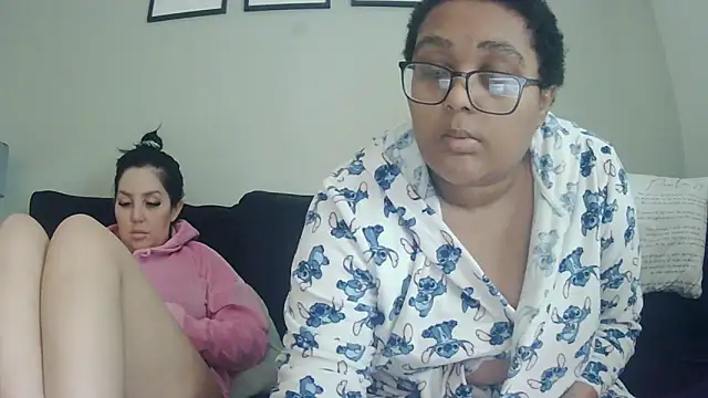 vanilla chocolate23 online show from September 26, 2:15 pm