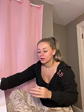 lexybabyxo online show from April 22, 10:45 am