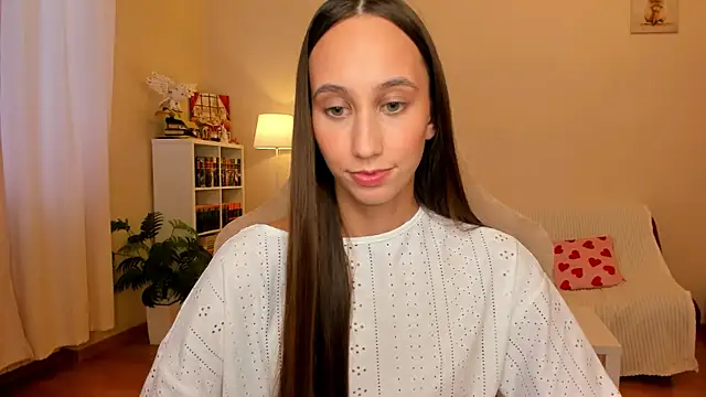 Snapshot of your_emily_ chatting on September 12, 2:13 pm your emily online show from September 12, 2:13 pm