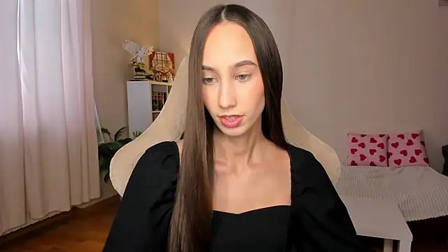 Snapshot of your_emily_ chatting on October 2, 11:48 am your emily online show from October 2, 11:48 am