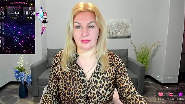 Lili Crossi online show from November 14, 6:46 am