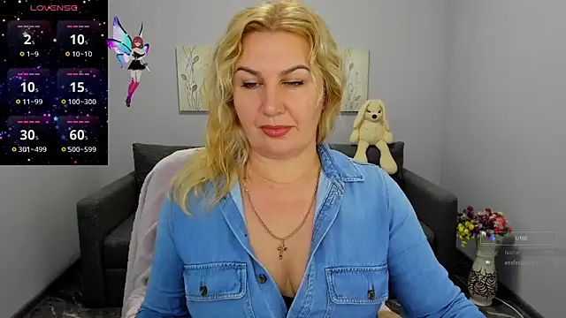 Lili Crossi online show from November 23, 12:40 pm