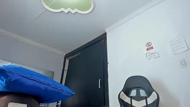 Eyleen Santos online show from February 11, 8:10 pm