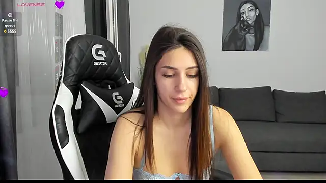 Kimi Ivy online show from December 14, 5:02 am