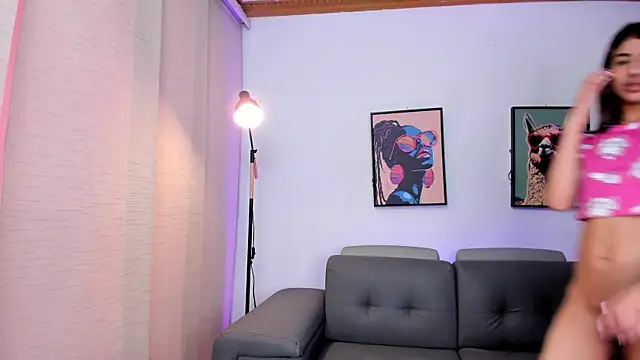 valery-rivas online show from April 18, 7:58 pm