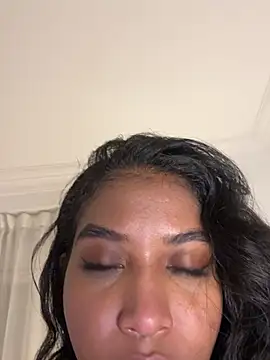 IamCrystal2 online show from March 16, 5:44 am