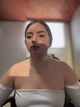 imlindapink online show from December 1, 3:37 pm