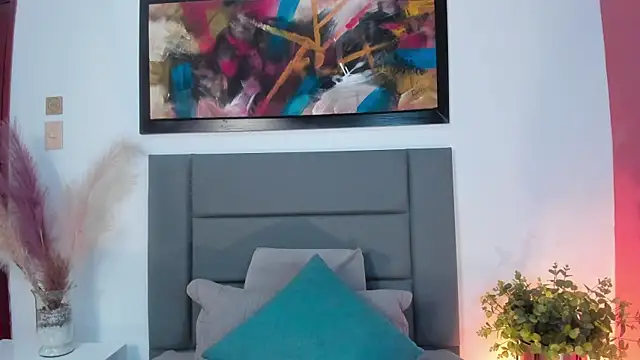 LaraGoldd online show from November 5, 12:49 am