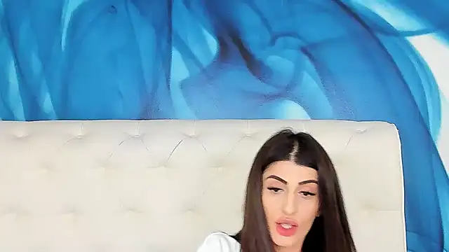 SkinnyDolly online show from February 13, 9:38 pm