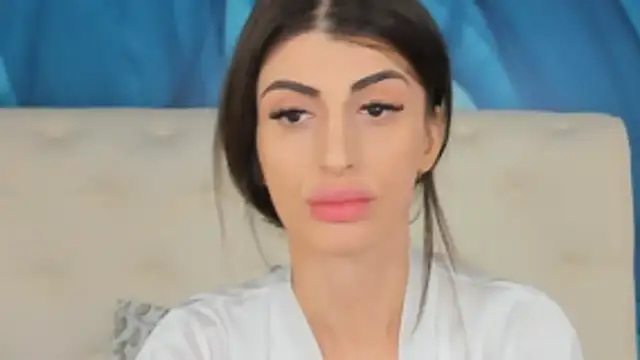 SkinnyDolly online show from February 12, 9:16 pm