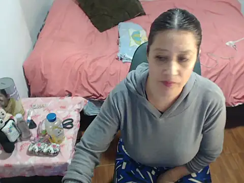carolina linarez69 online show from November 4, 5:01 am