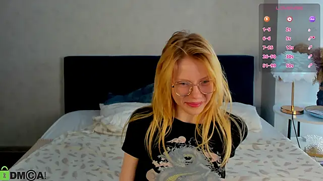 Esme Runn online show from May 21, 3:15 am