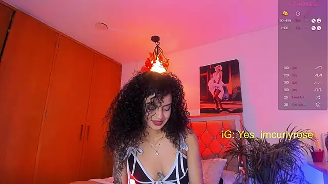 CurlyRose   online show from November 11, 11:02 pm