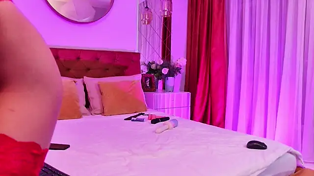 Snapshot of CassieFox_ chatting on October 18, 6:31 pm CassieFox online show from October 18, 6:31 pm