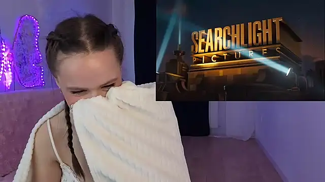 Emillias online show from October 1, 1:16 pm