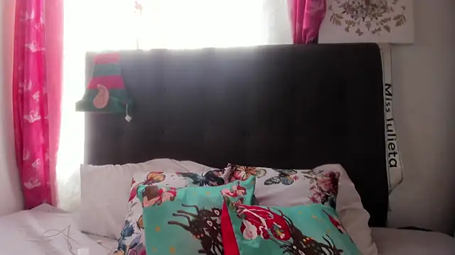 miss julietaa online show from December 18, 3:39 pm