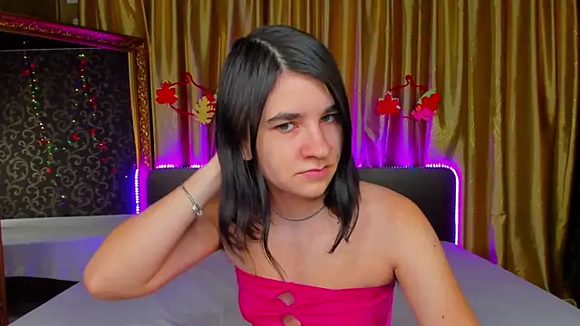  Polly Love  online show from November 18, 7:20 am