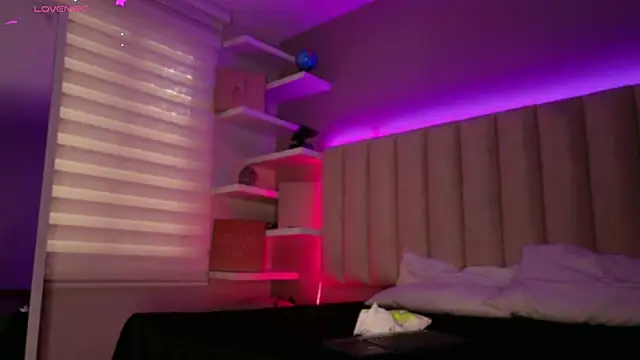 Megan mooree  online show from November 6, 1:06 pm