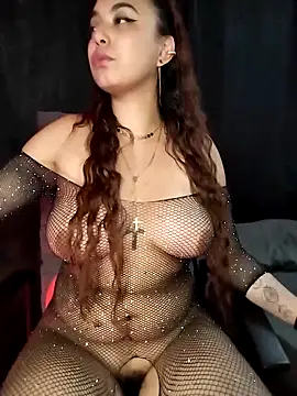 liannalee  online show from December 3, 10:45 pm