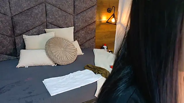 JaylaScott   online show from November 3, 11:58 am