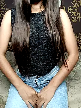 Snapshot of poojaji690 chatting on September 18, 6:01 am poojaji690 online show from September 18, 6:01 am