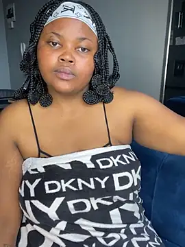 Curveysinaa online show from December 18, 11:04 am