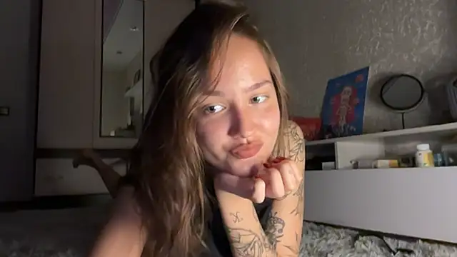 milkyWeyy online show from October 10, 6:13 pm