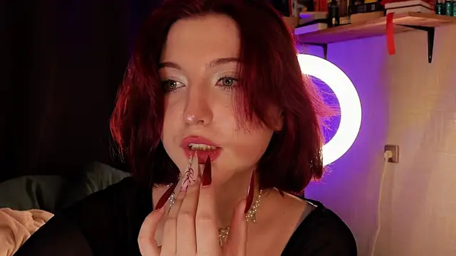 LisaVamp online show from December 16, 1:00 am