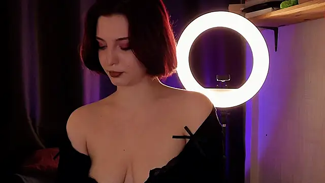 LisaVamp online show from November 5, 11:43 pm