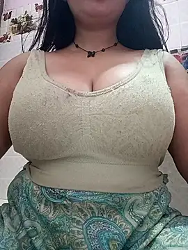 cute-mahek online show from April 1, 7:00 pm