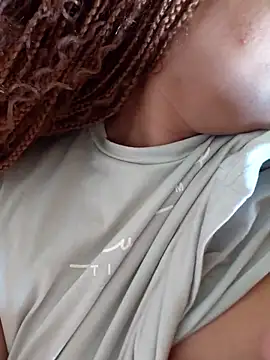 curvybigassqueen online show from February 25, 9:19 am