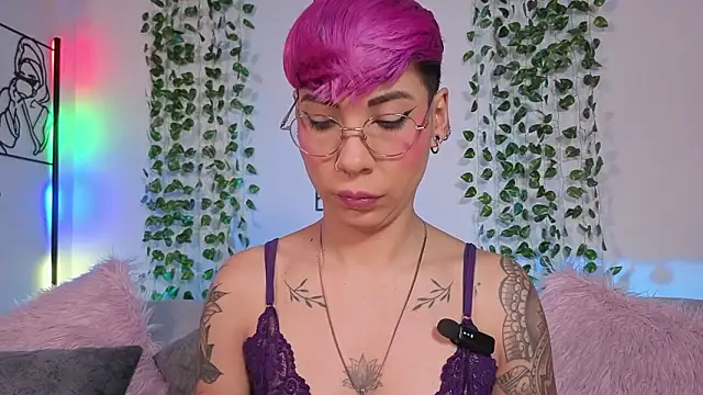 MiaMorgan  online show from March 22, 2:23 pm