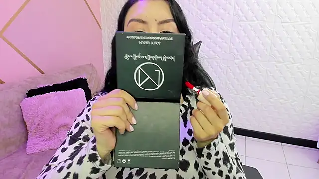 Violetaa diazz online show from November 6, 9:10 pm