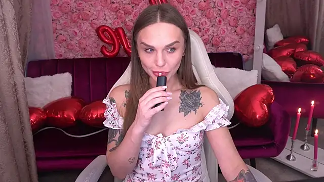 KiraGrayy online show from February 13, 1:46 pm