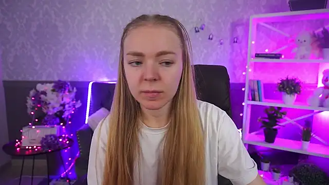 EmilySunshineS online show from November 8, 8:08 am