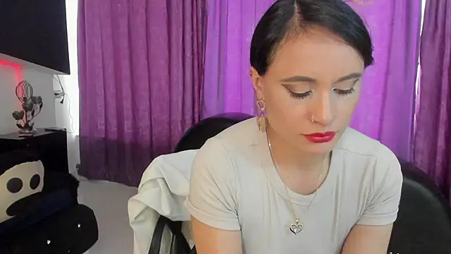 Coral Gibson online show from October 4, 2:22 pm