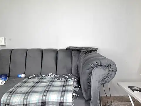 Pearl 00 online show from December 20, 4:27 am