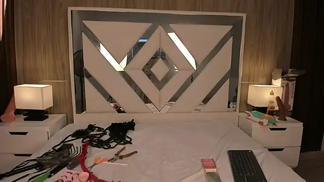 ValentinaThomas online show from October 4, 8:02 pm