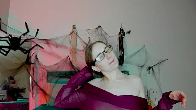 L1ittle kitty  online show from October 25, 5:37 am