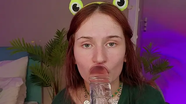 L1ittle kitty  online show from March 31, 8:58 am