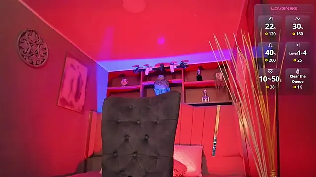 Lucy Williiams online show from November 17, 12:39 pm