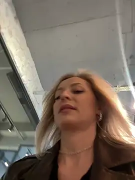 Diamond Bunny  online show from February 11, 3:13 pm