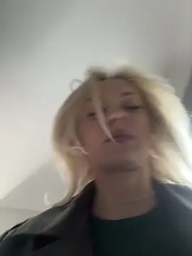 Diamond Bunny  online show from April 4, 12:37 pm