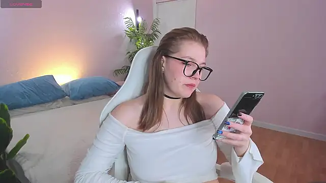 Colleen Blake online show from February 8, 5:05 pm