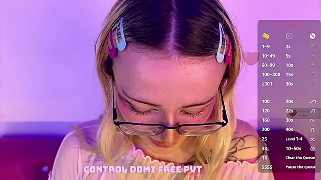 Cloe five online show from December 17, 8:24 pm