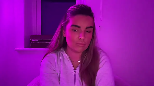 maisiesmithx online show from January 17, 7:54 pm